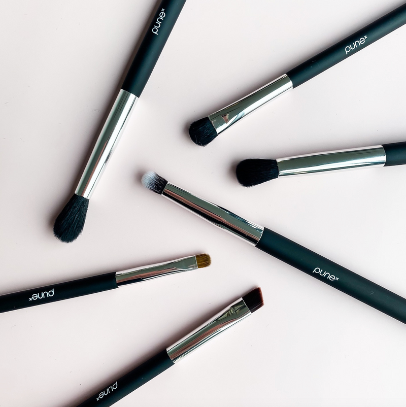 Pune Cosmetics Pointed Crease Brush 4030